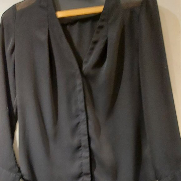 Cynthia Rowley Black Sheer Blouse Button Up V (Sp) - Picture 2 of 9